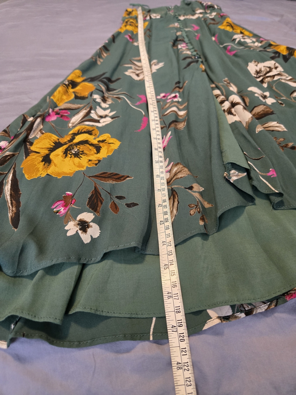 Urban Outfitters Lady Lava Green Floral Covered Button-Down Midi
Dress Size 0 - Picture 14 of 14